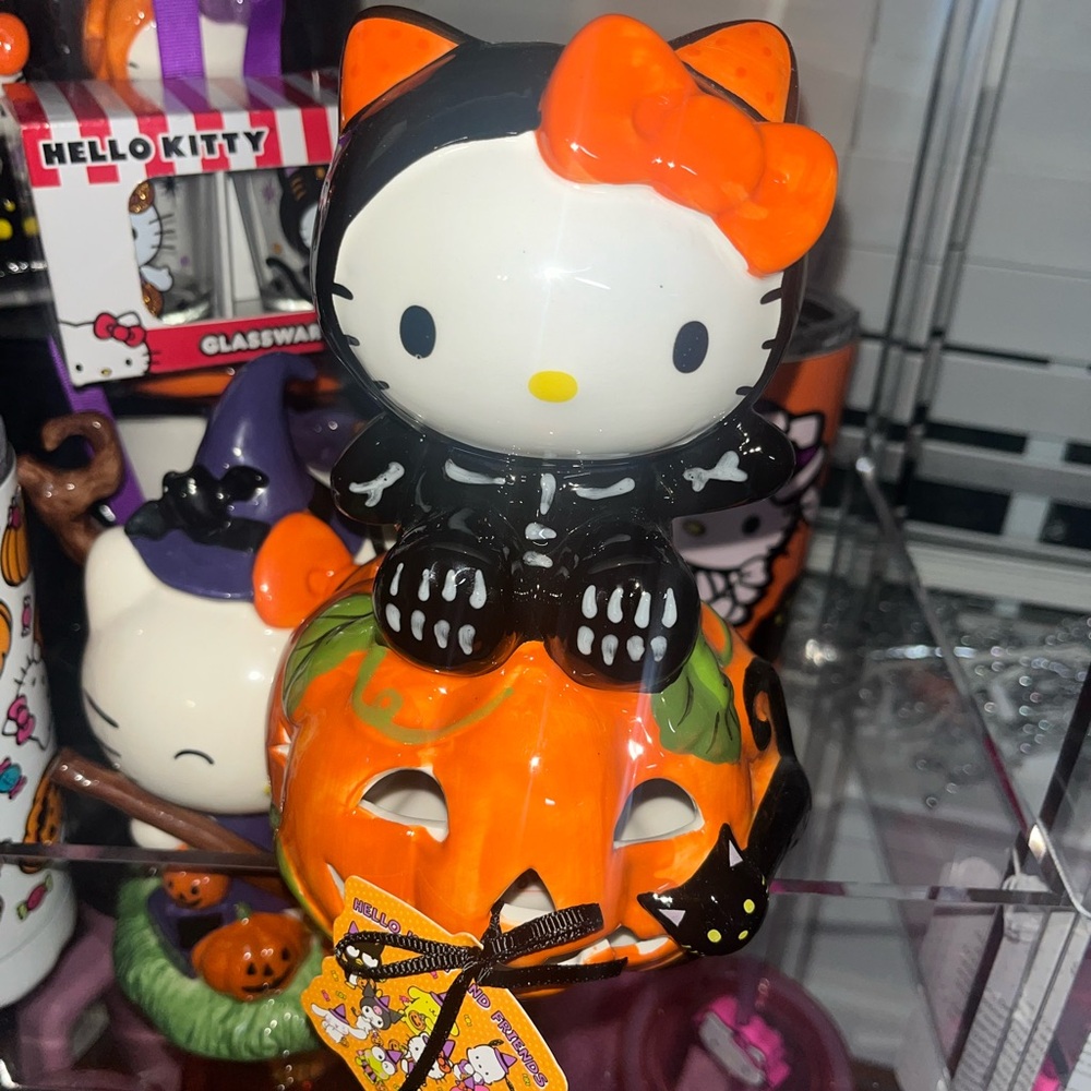 🎃✨Hello Kitty Ceramic Halloween✨🎃